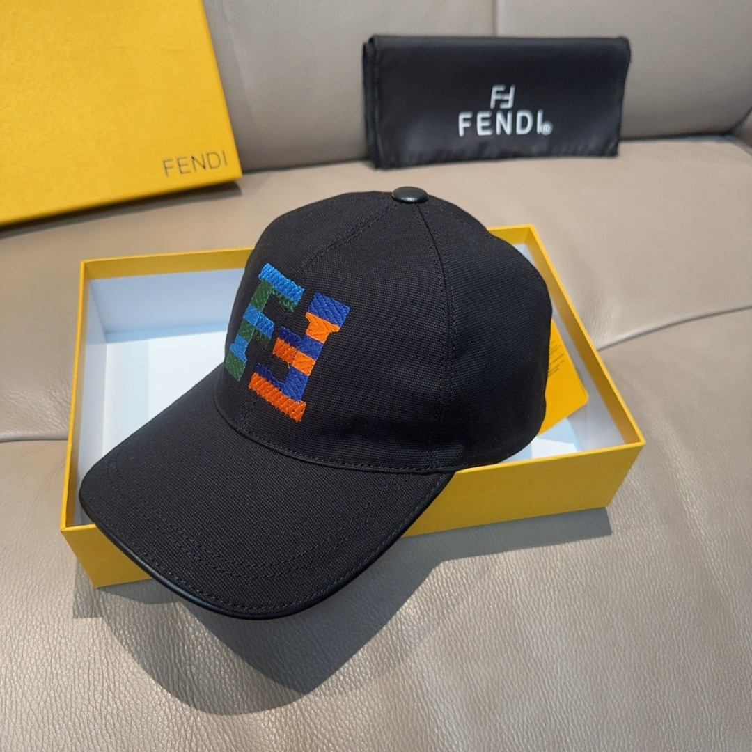 配盒子布袋，Fendi（芬迪）新款原单棒球帽， 双F大刺绣，专柜热卖款中，1:1开模订制，原厂进帆布料+