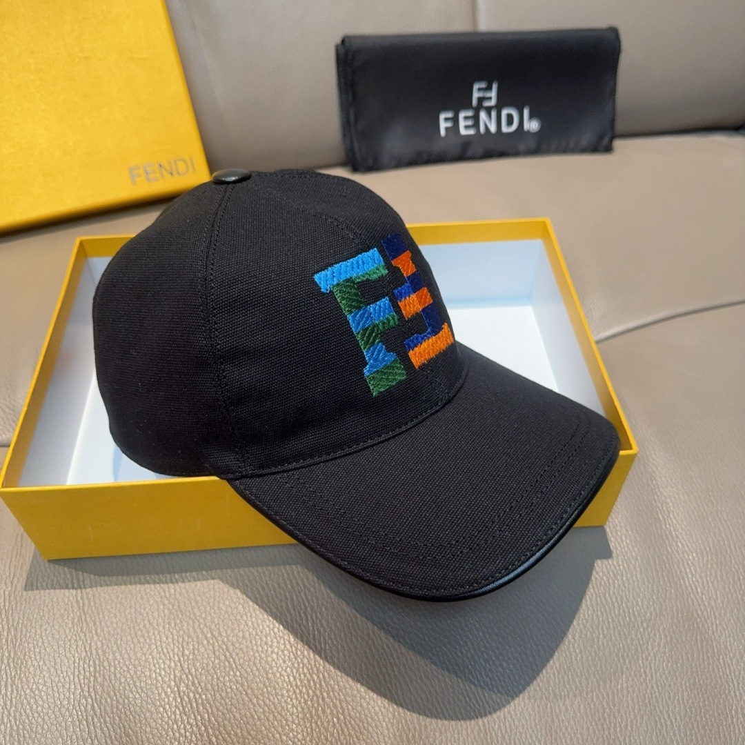 配盒子布袋，Fendi（芬迪）新款原单棒球帽， 双F大刺绣，专柜热卖款中，1:1开模订制，原厂进帆布料+