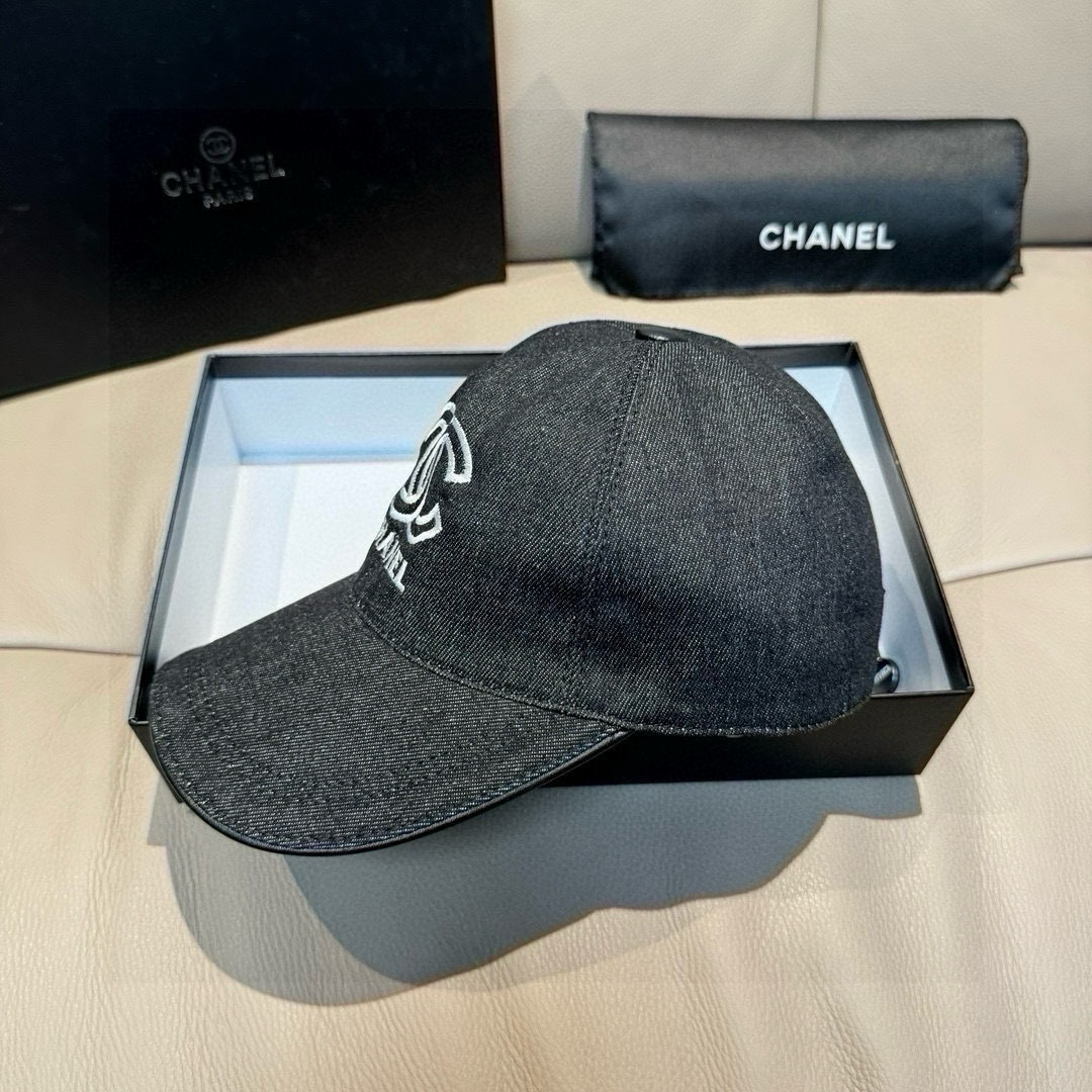 配盒子布袋，Chanel(香奈儿)新款原单棒球帽， 牛仔双C刺绣,专柜1:1开模订制，原版牛仔布料+头层
