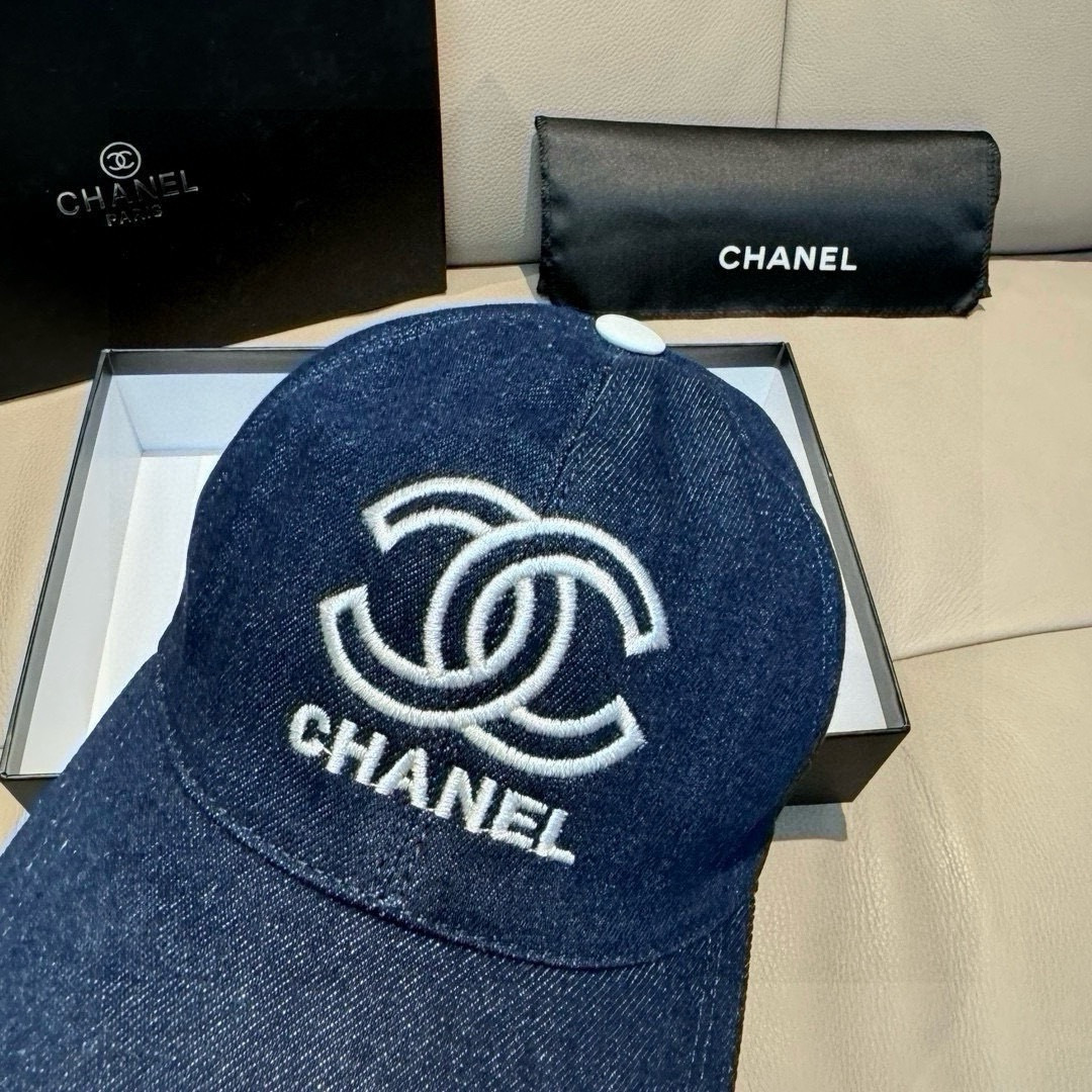 配盒子布袋，Chanel(香奈儿)新款原单棒球帽， 牛仔双C刺绣,专柜1:1开模订制，原版牛仔布料+头层