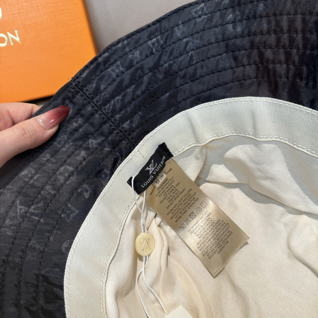 配包装布袋，Lv经典款原单渔夫帽，顶级版本，专柜1:1开模订制，原版印花布料+纯棉里衬，轻盈透气！质量超