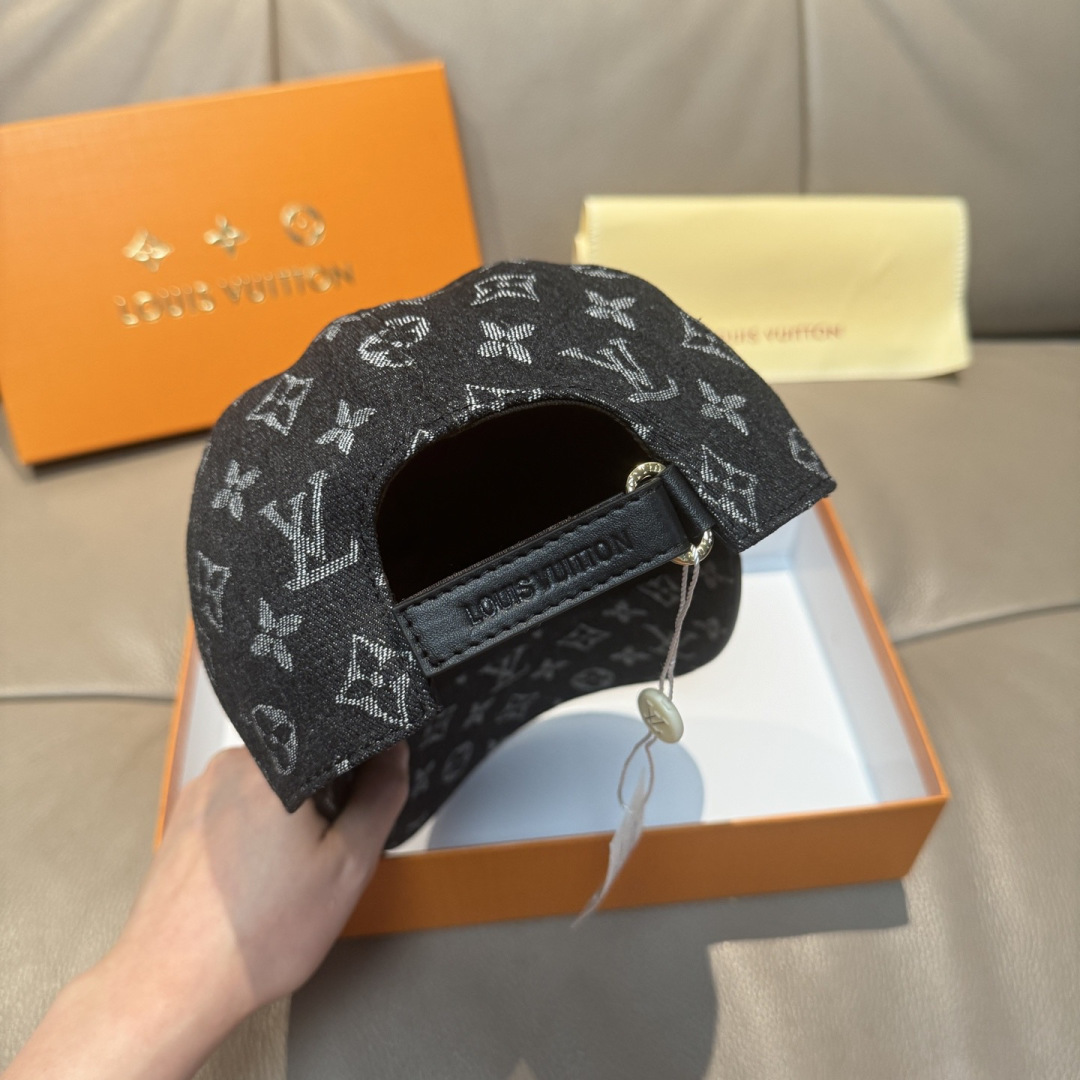 配盒子布袋，LV路易威登新款原单棒球帽，LV牛仔提花，专柜1:1开模订制，原版帆布面料+头层牛皮，轻盈透