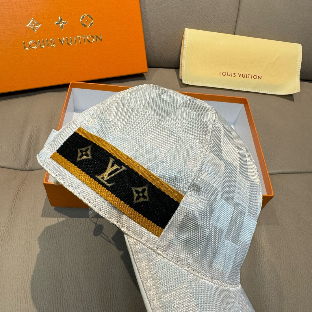 配包装布袋，LV路易威登新款原单棒球帽，经典棋盘格，1:1开模订制，原版专柜布料+头层牛皮，小方格时尚帅