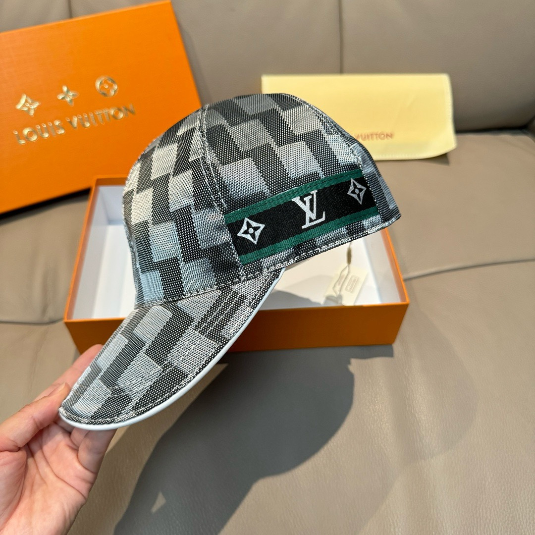 配包装布袋，LV路易威登新款原单棒球帽，经典棋盘格，1:1开模订制，原版专柜布料+头层牛皮，小方格时尚帅