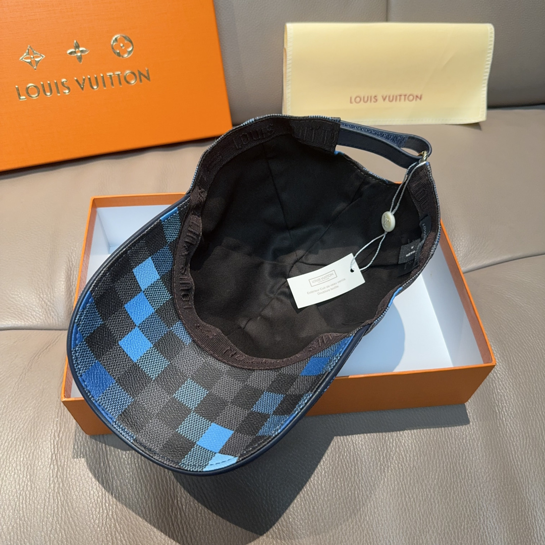 配包装布袋，LV路易威登新款原单棒球帽，七彩棋盘格，1:1开模订制，原版专柜PU皮革+头层牛皮包边，长年
