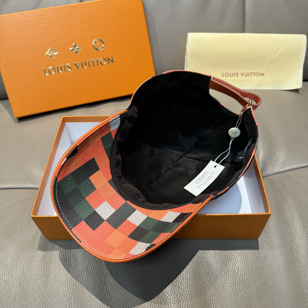 配包装布袋，LV路易威登新款原单棒球帽，七彩棋盘格，1:1开模订制，原版专柜PU皮革+头层牛皮包边，长年