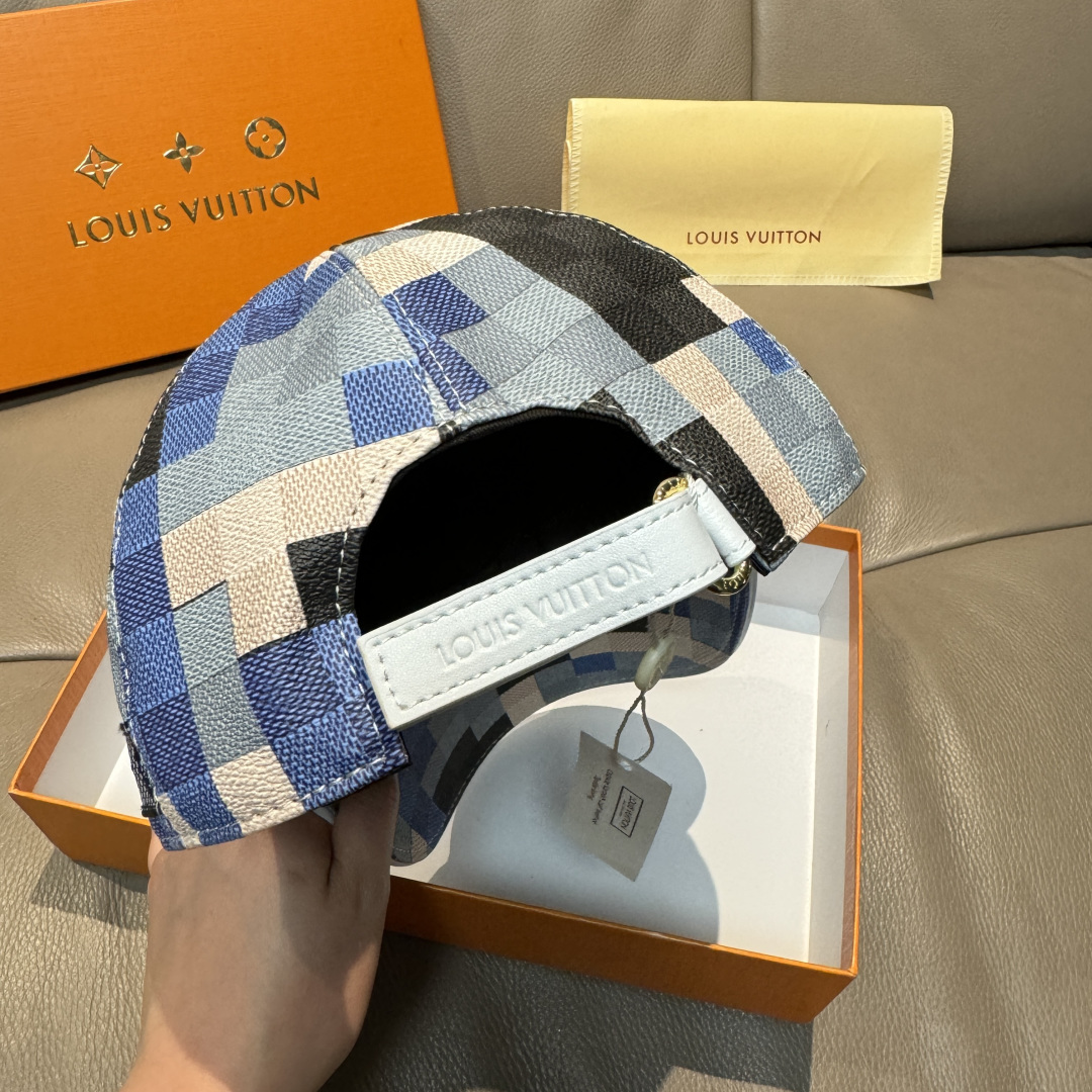 配包装布袋，LV路易威登新款原单棒球帽，七彩棋盘格，1:1开模订制，原版专柜PU皮革+头层牛皮包边，长年