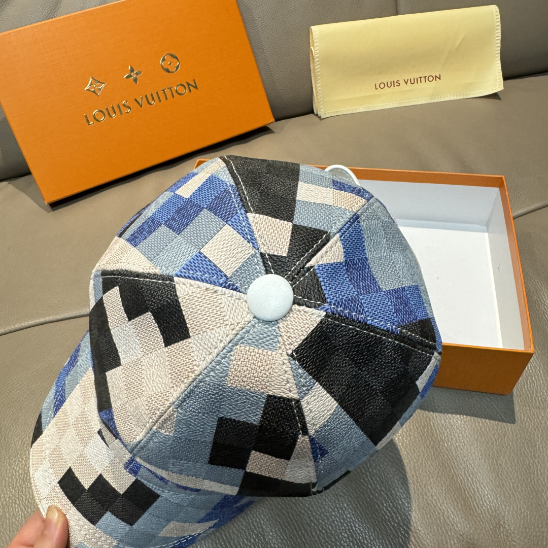 配包装布袋，LV路易威登新款原单棒球帽，七彩棋盘格，1:1开模订制，原版专柜PU皮革+头层牛皮包边，长年