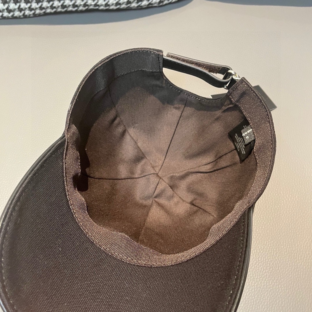 爆款回货NY(New York)棒球帽， 专柜最新款，NY刺绣，简洁大气！1:1开模订制，原厂透气帆布料