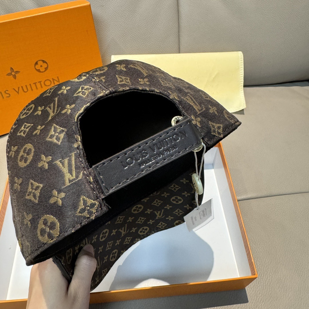新款出货配盒子布袋，LV(路易威登)新款原单棒球帽，老花刺绣，1:1开模订制，原版老花面料，重工刺绣，做