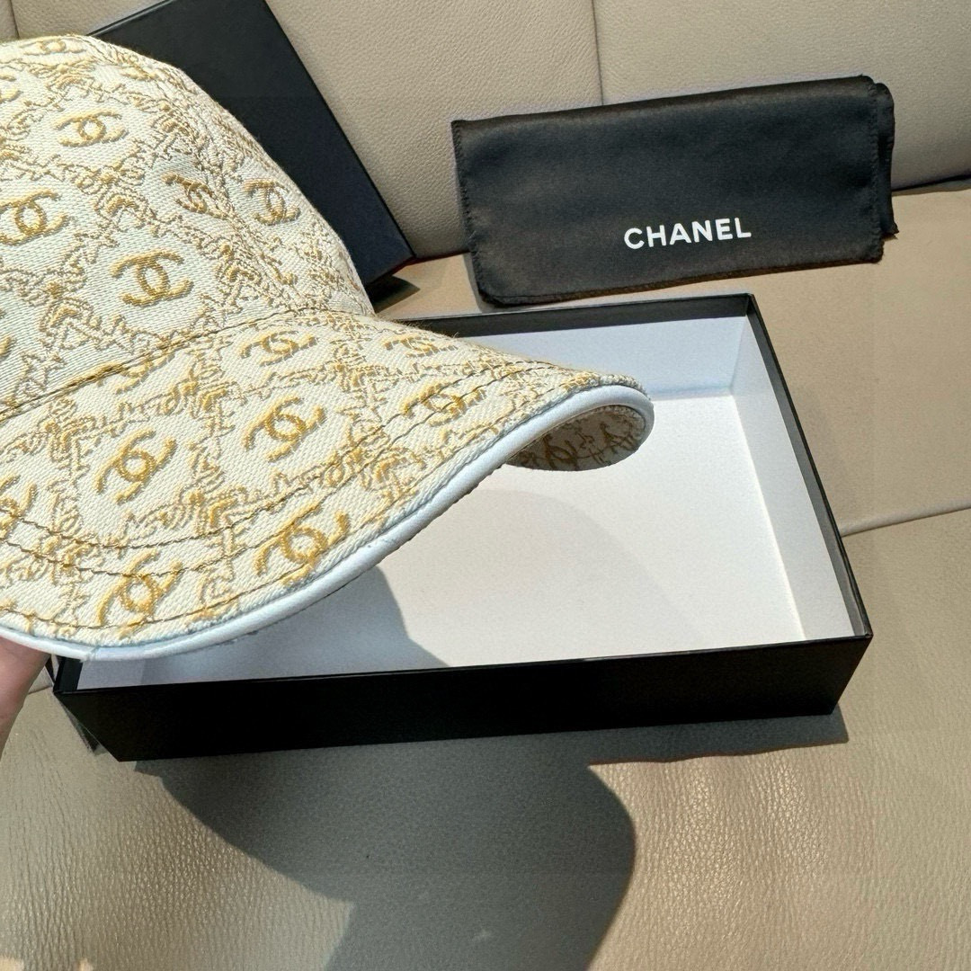 新款出货！配盒子布袋，Chanel(香奈儿)新款原单棒球帽， 小双C提花，专柜1:1开模订制，原版帆布料