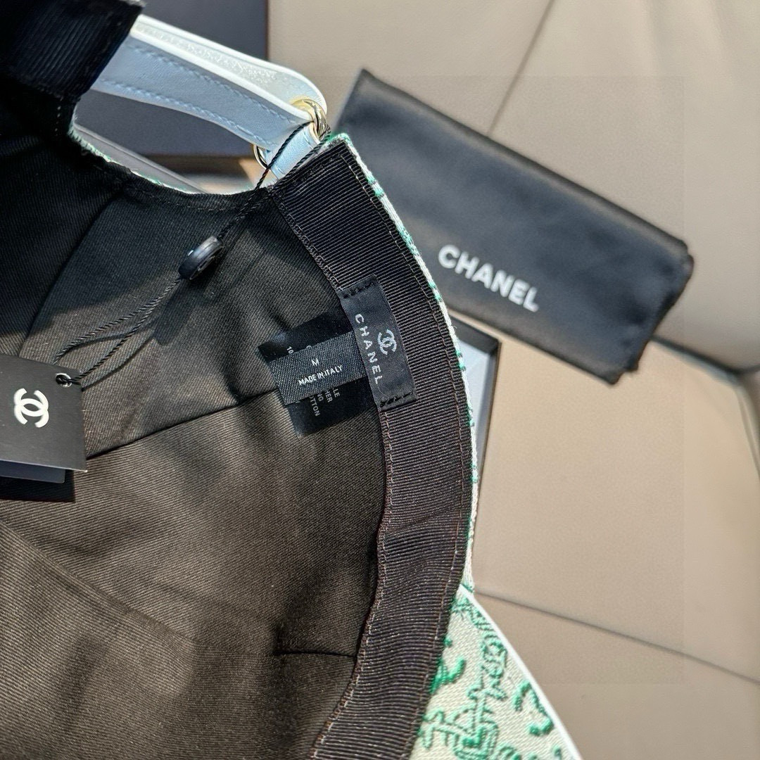 新款出货！配盒子布袋，Chanel(香奈儿)新款原单棒球帽， 小双C提花，专柜1:1开模订制，原版帆布料