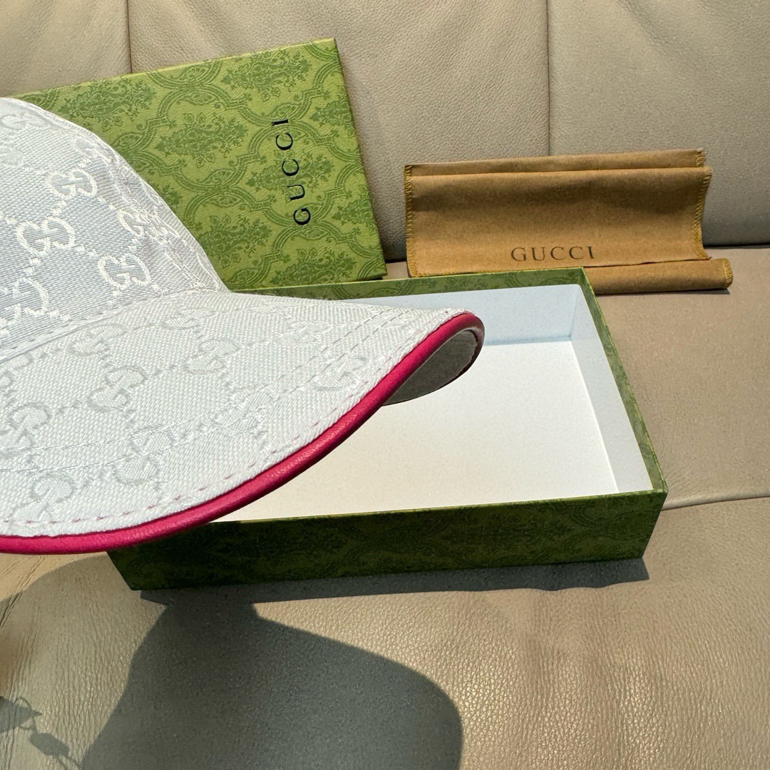 配盒子布袋，Gucci(古奇)春夏新款原单棒球帽， logo织带，1:1开模订制，原版帆布料+头层牛皮，