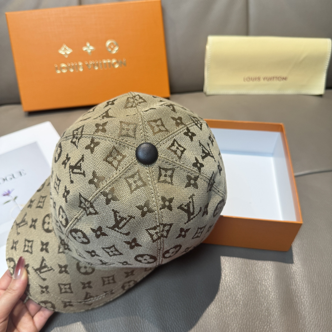 配盒子布袋，LV路易威登新款原单棒球帽，LV牛仔提花，专柜1:1开模订制，原版帆布面料+头层牛皮，轻盈透