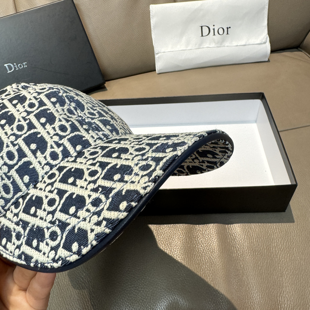 配盒子布袋，Dior(迪奥)新款原单棒球帽， Dior老花，复古韵味十足，专柜断货热门，1:1开模订制，