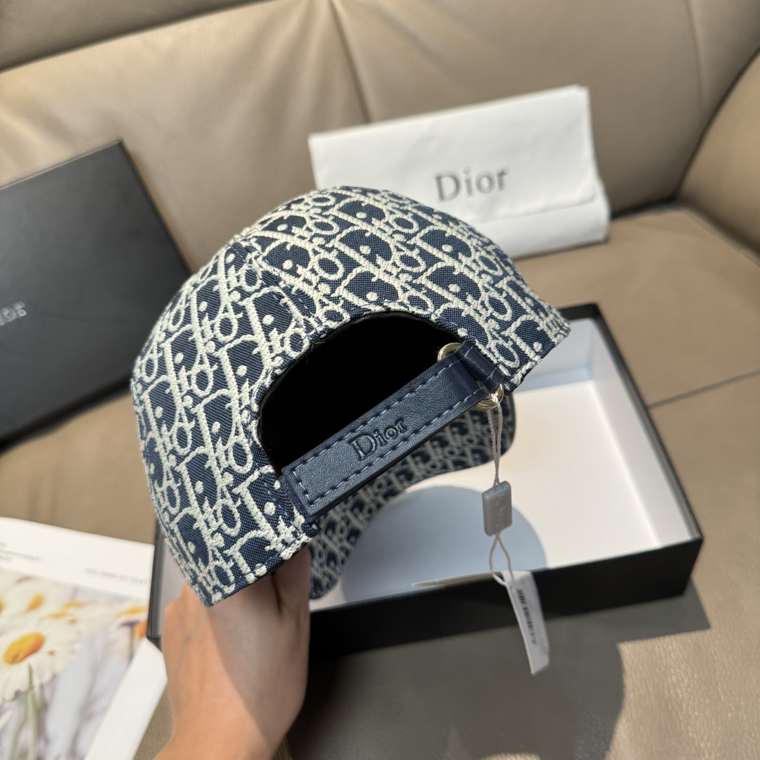 配盒子布袋，Dior(迪奥)新款原单棒球帽， Dior老花，复古韵味十足，专柜断货热门，1:1开模订制，
