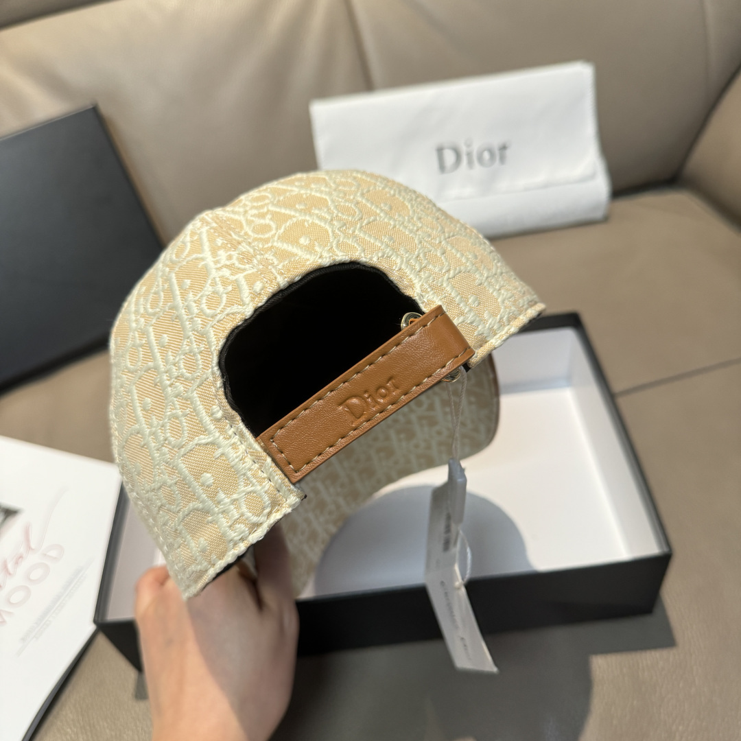 配盒子布袋，Dior(迪奥)新款原单棒球帽， Dior老花，复古韵味十足，专柜断货热门，1:1开模订制，