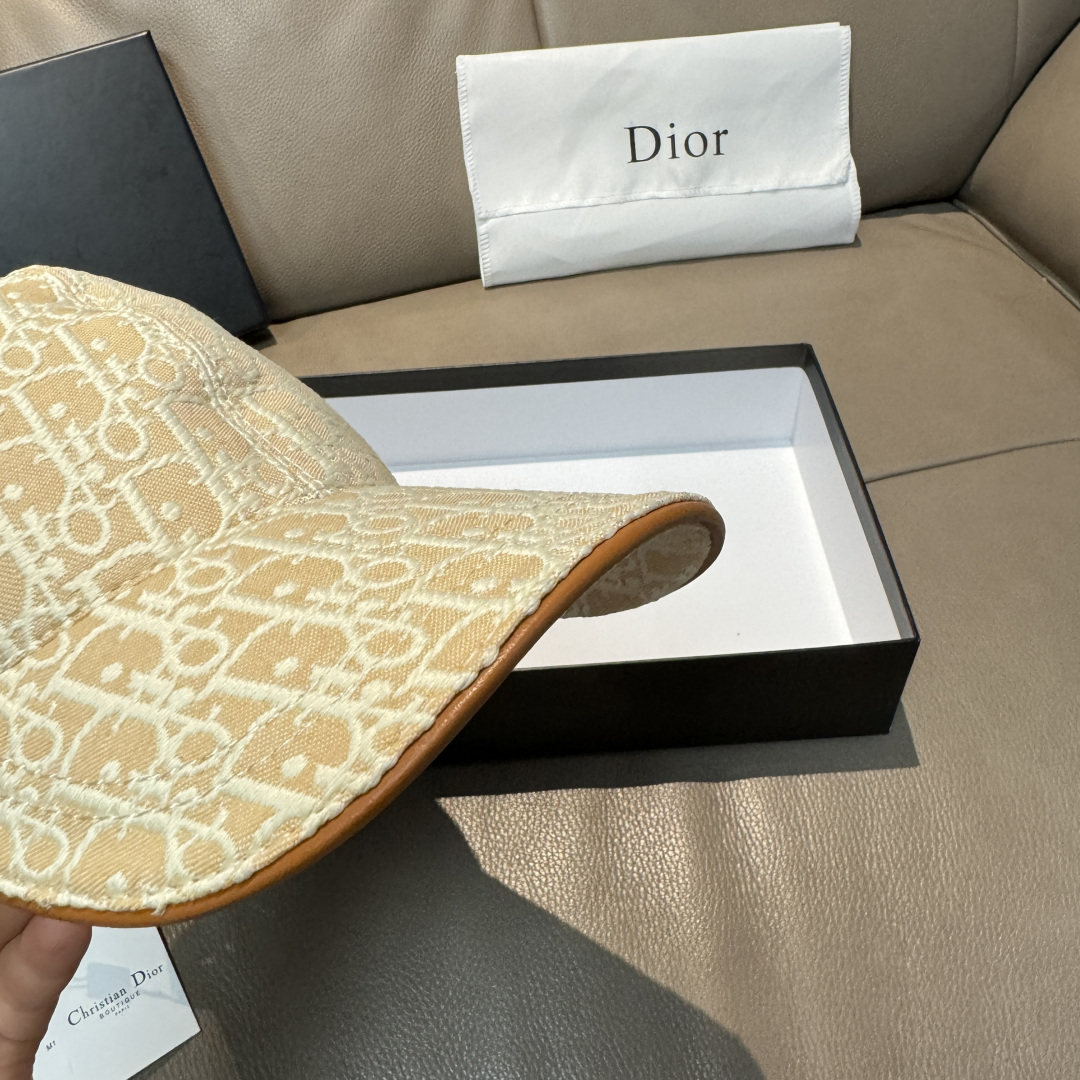 配盒子布袋，Dior(迪奥)新款原单棒球帽， Dior老花，复古韵味十足，专柜断货热门，1:1开模订制，