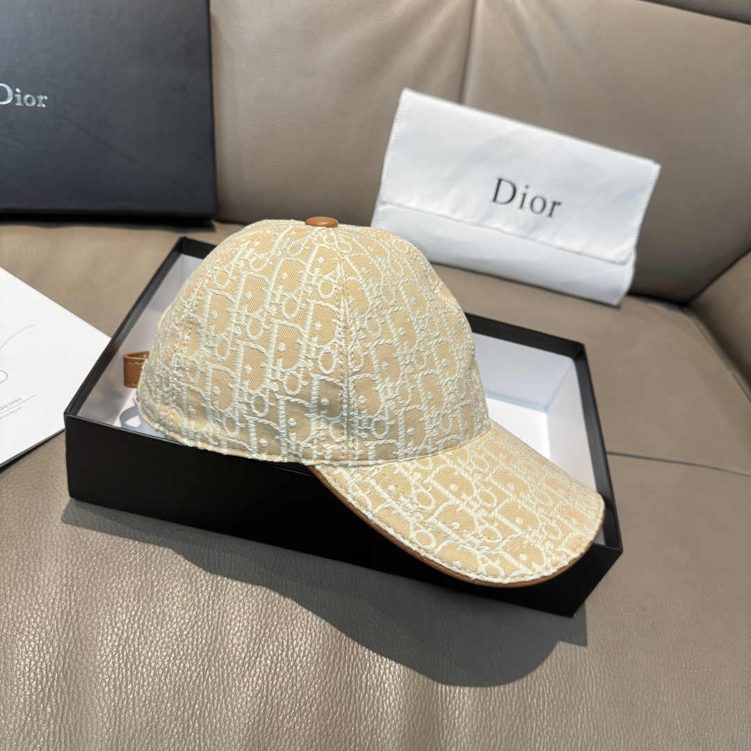 配盒子布袋，Dior(迪奥)新款原单棒球帽， Dior老花，复古韵味十足，专柜断货热门，1:1开模订制，