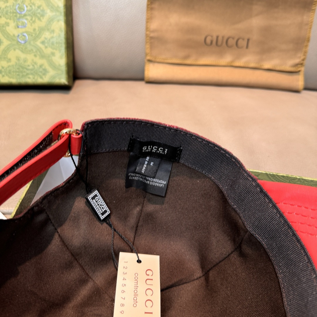 配盒子布袋，Gucci(古奇)新款原单棒球帽，小双G牛皮拼接，1:1开模订制，质量超赞！帽檐拼接牛皮，质