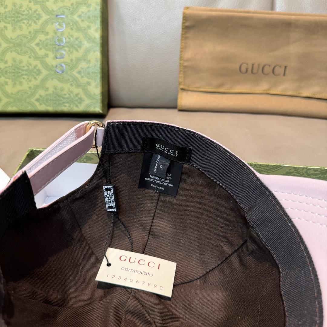 配盒子布袋，Gucci(古奇)新款原单棒球帽，小双G牛皮拼接，1:1开模订制，质量超赞！帽檐拼接牛皮，质