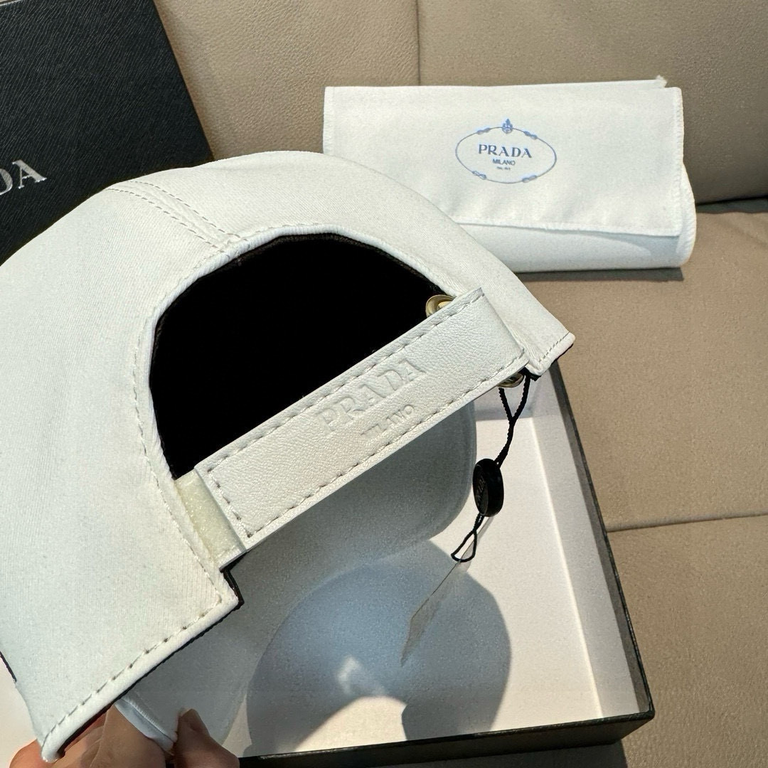 配盒子布袋，Prada(普拉达)新款原单棒球帽， 刺绣logo，专柜1:1开模订制，原版纯棉布料+头层牛