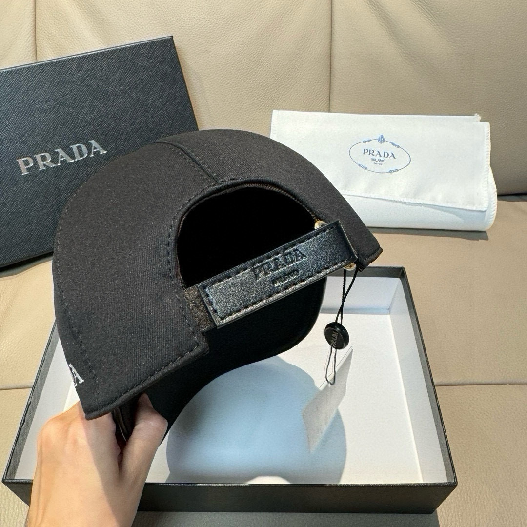 配盒子布袋，Prada(普拉达)新款原单棒球帽， 刺绣logo，专柜1:1开模订制，原版纯棉布料+头层牛