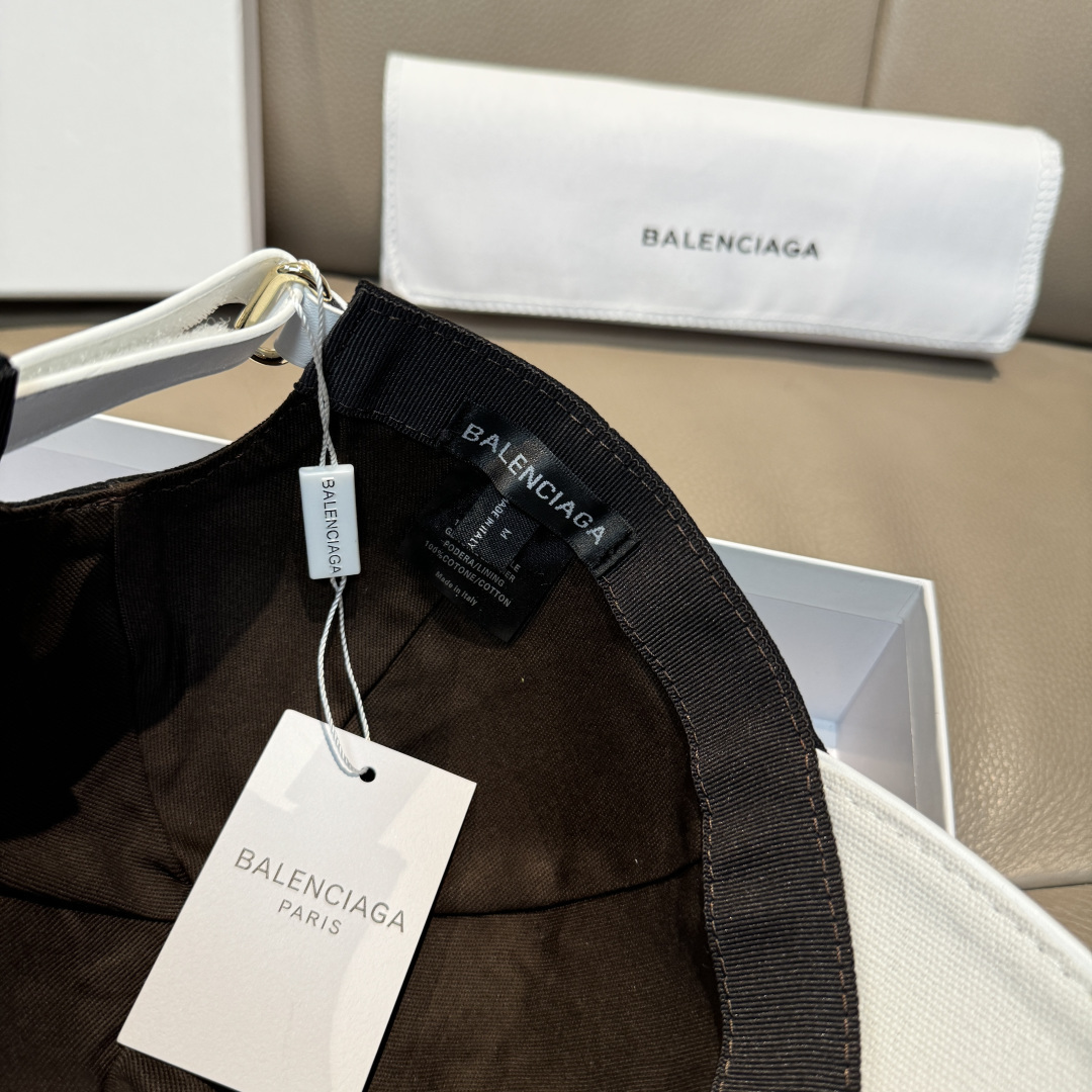 新款出货配盒子布袋，Balenciaga（巴黎世家）新款原单棒球帽，黑白拼色，1:1开模订制，全新立体刺