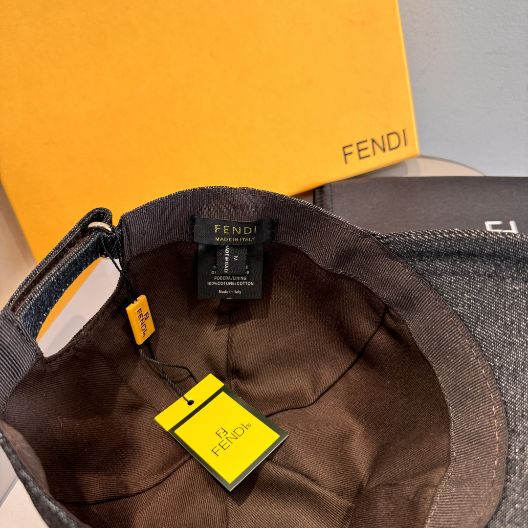 配盒子布袋，Fendi（芬迪）新款原单棒球帽， 双F大刺绣，专柜热卖款中，1:1开模订制，原厂进帆布料+