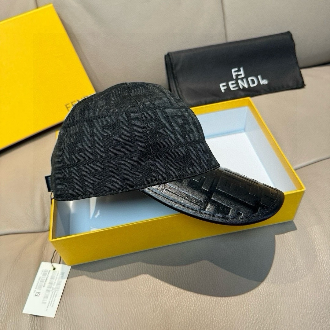 配盒子布袋，Fendi(芬迪)新款原单棒球帽， 双F老花拼皮，复古韵味十足，1:1开模订制，原版帆布料+