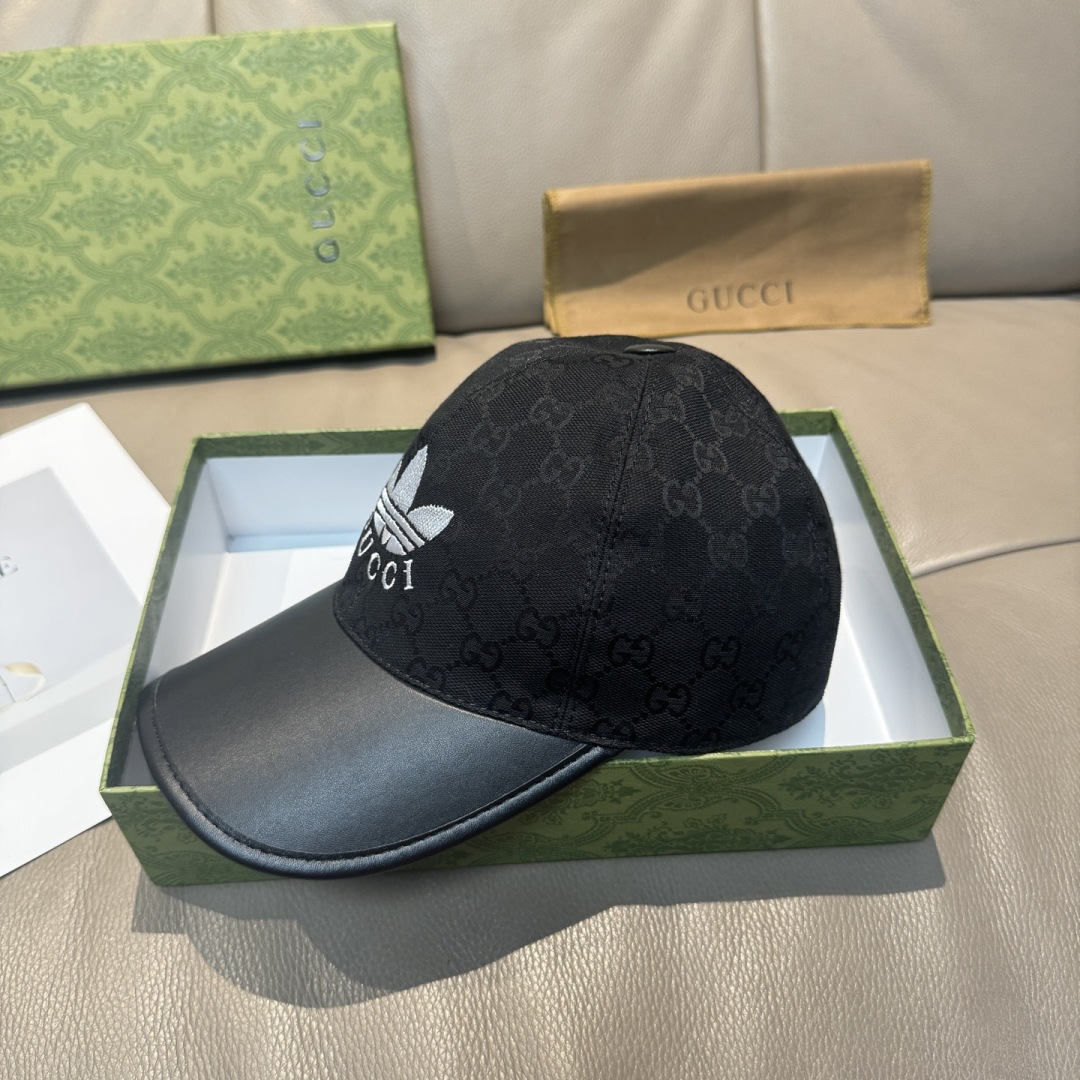古奇新款Adidas&Gucci联名款出货啦！配盒子布袋。专柜热卖中。1:1开模订制，重工打造，完美复刻