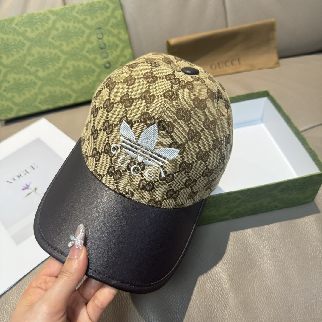 古奇新款Adidas&Gucci联名款出货啦！配盒子布袋。专柜热卖中。1:1开模订制，重工打造，完美复刻