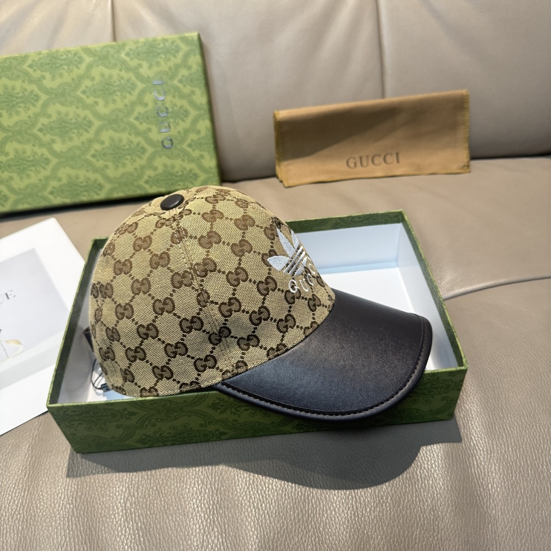 古奇新款Adidas&Gucci联名款出货啦！配盒子布袋。专柜热卖中。1:1开模订制，重工打造，完美复刻