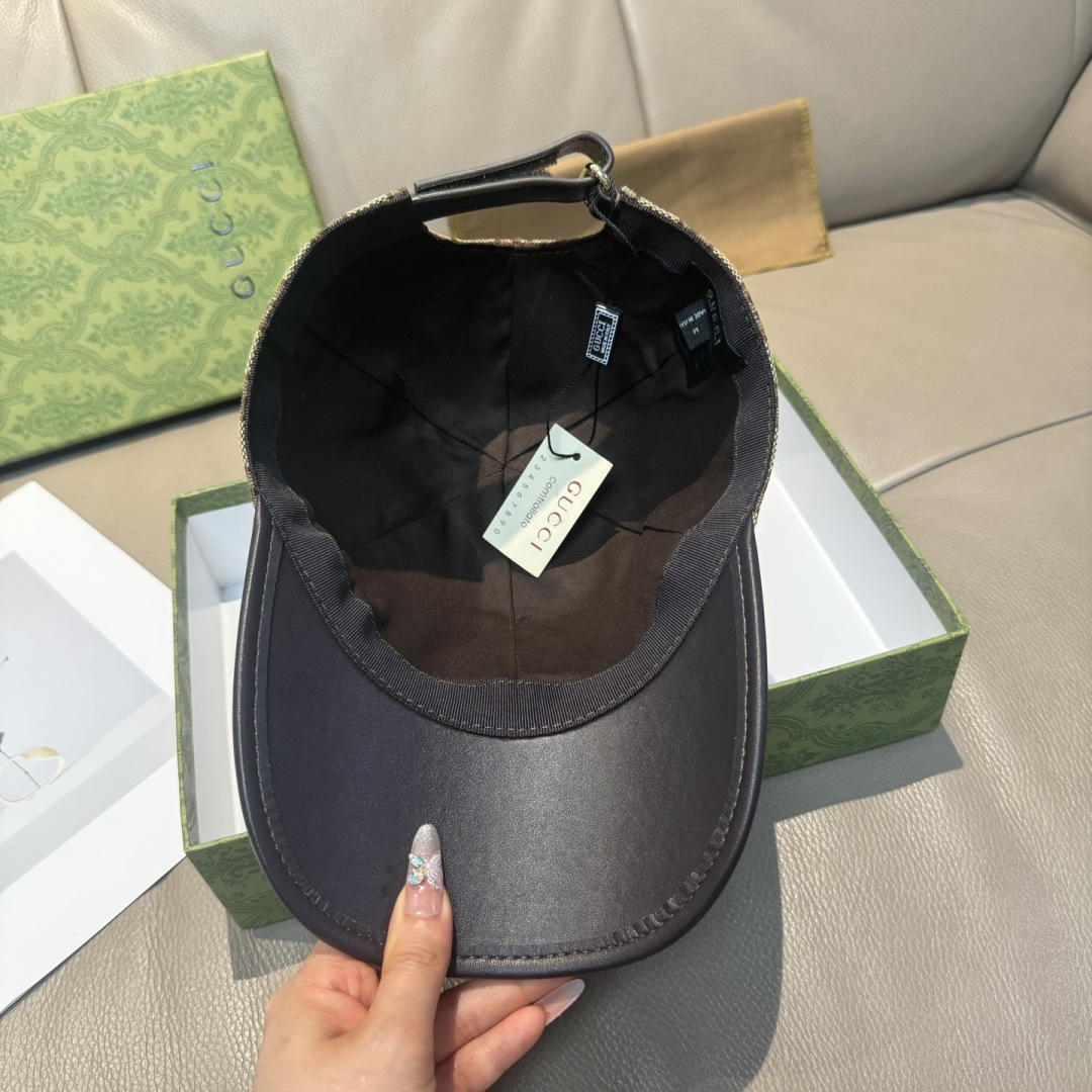 古奇新款Adidas&Gucci联名款出货啦！配盒子布袋。专柜热卖中。1:1开模订制，重工打造，完美复刻