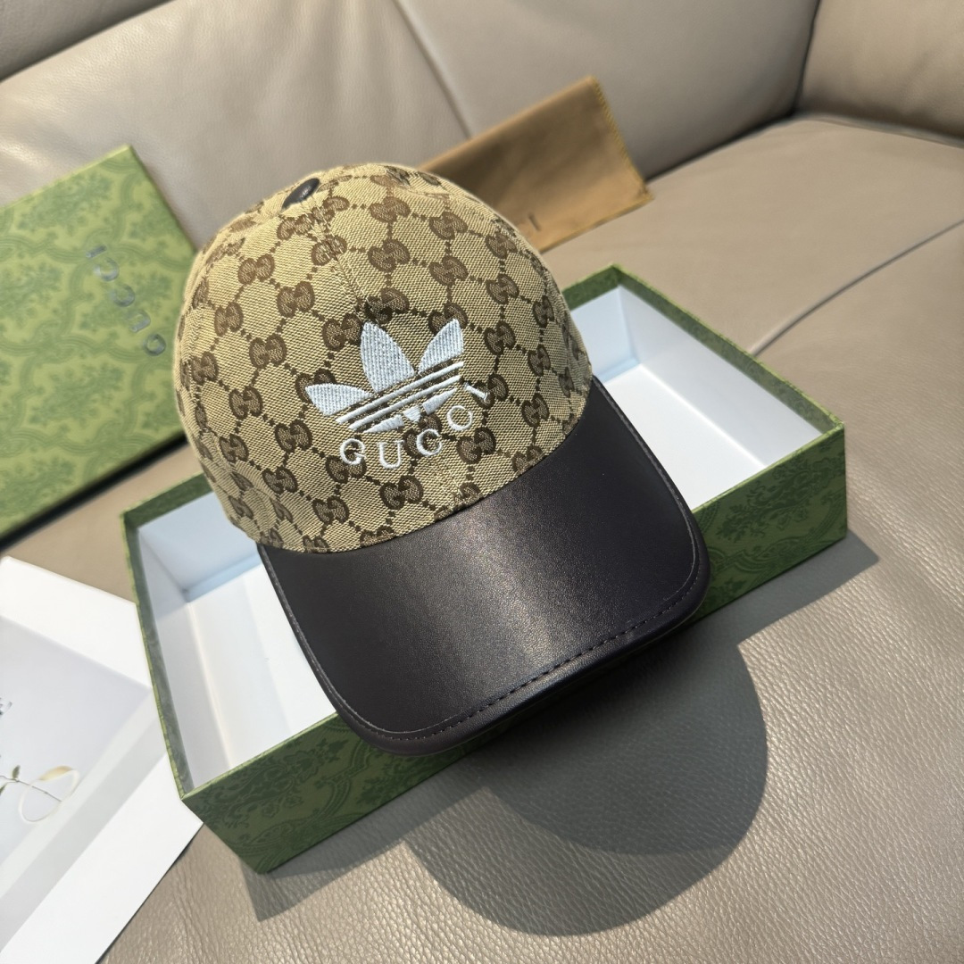 古奇新款Adidas&Gucci联名款出货啦！配盒子布袋。专柜热卖中。1:1开模订制，重工打造，完美复刻