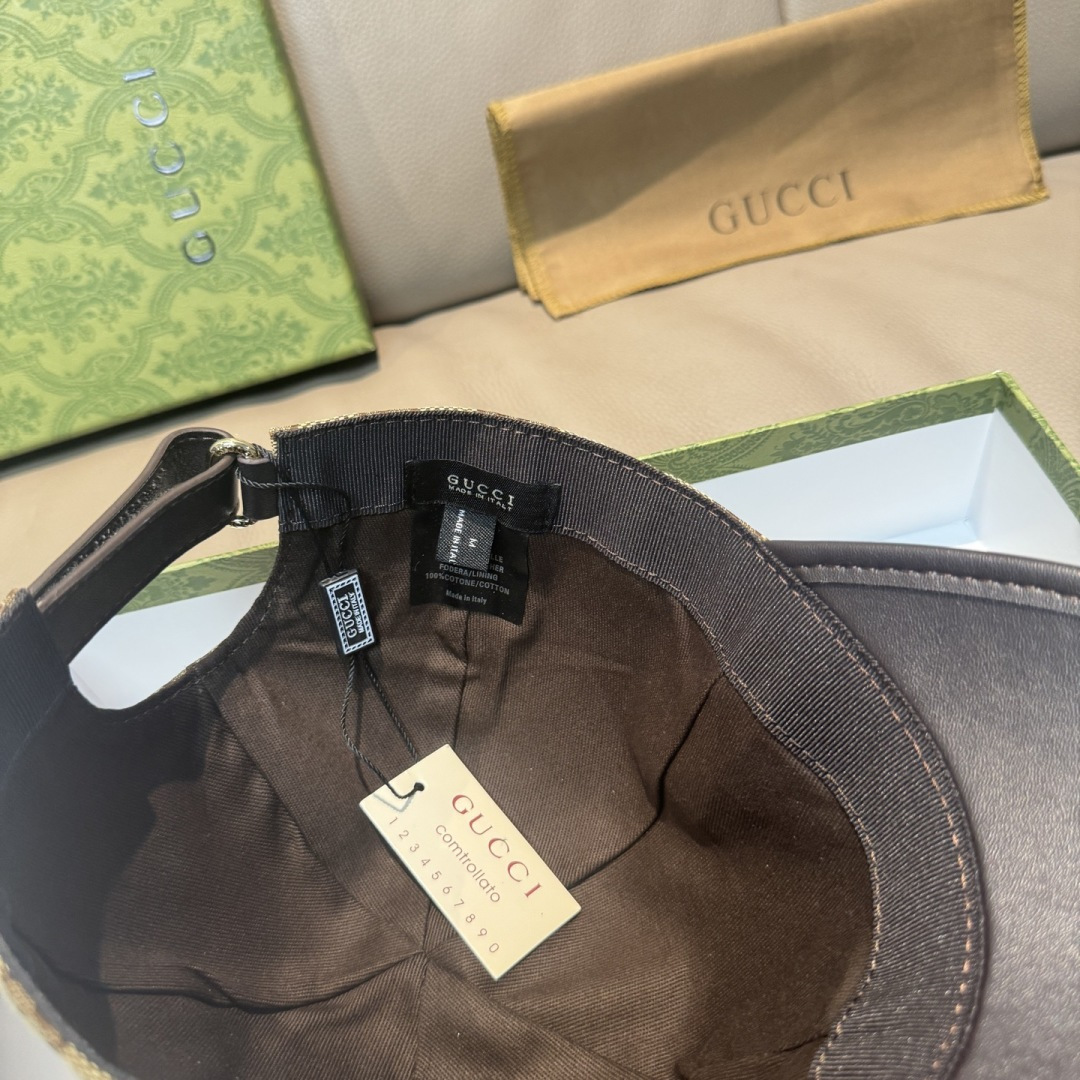 古奇新款Adidas&Gucci联名款出货啦！配盒子布袋。专柜热卖中。1:1开模订制，重工打造，完美复刻