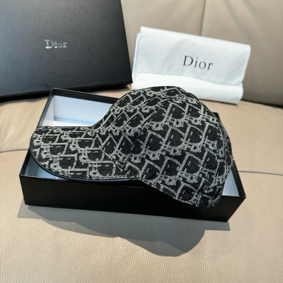 配盒子布袋，Dior(迪奥)新款原单棒球帽， Dior老花，复古韵味十足，专柜断货热门，1:1开模订制，