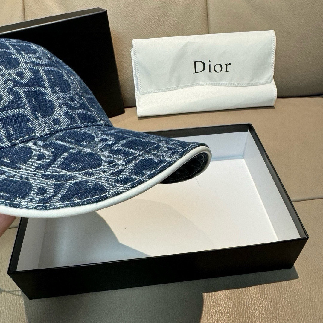 配盒子布袋，Dior(迪奥)新款原单棒球帽， Dior老花，复古韵味十足，专柜断货热门，1:1开模订制，