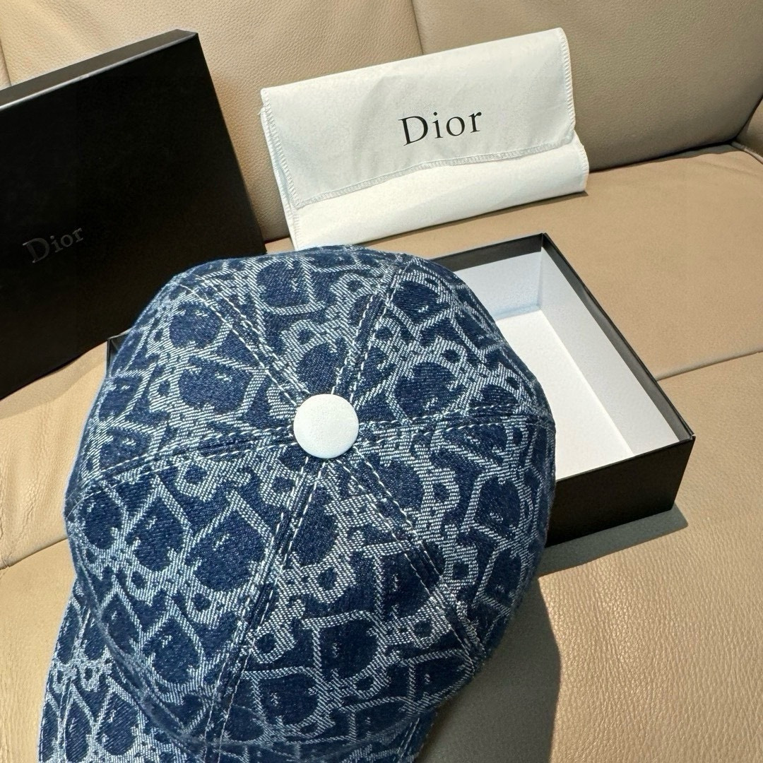 配盒子布袋，Dior(迪奥)新款原单棒球帽， Dior老花，复古韵味十足，专柜断货热门，1:1开模订制，