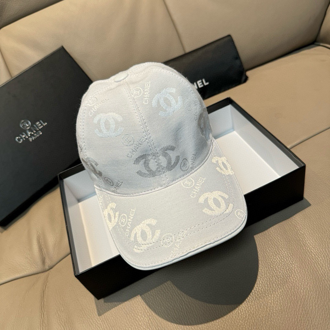 配包装布袋，Chanel(香奈儿)经典原单棒球帽， 经典双C,专柜1:1开模订制，原版帆布料+头层牛皮，