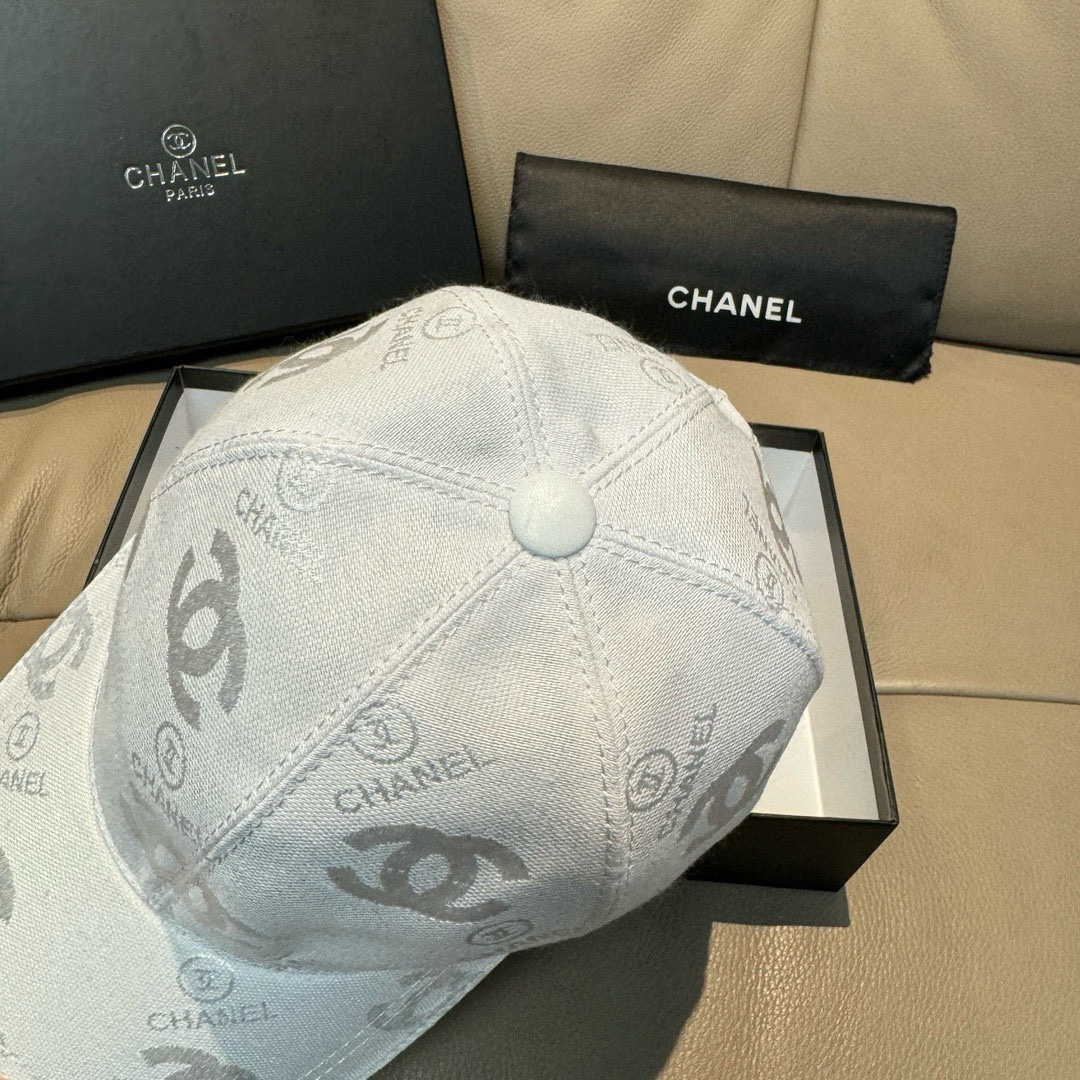 配包装布袋，Chanel(香奈儿)经典原单棒球帽， 经典双C,专柜1:1开模订制，原版帆布料+头层牛皮，