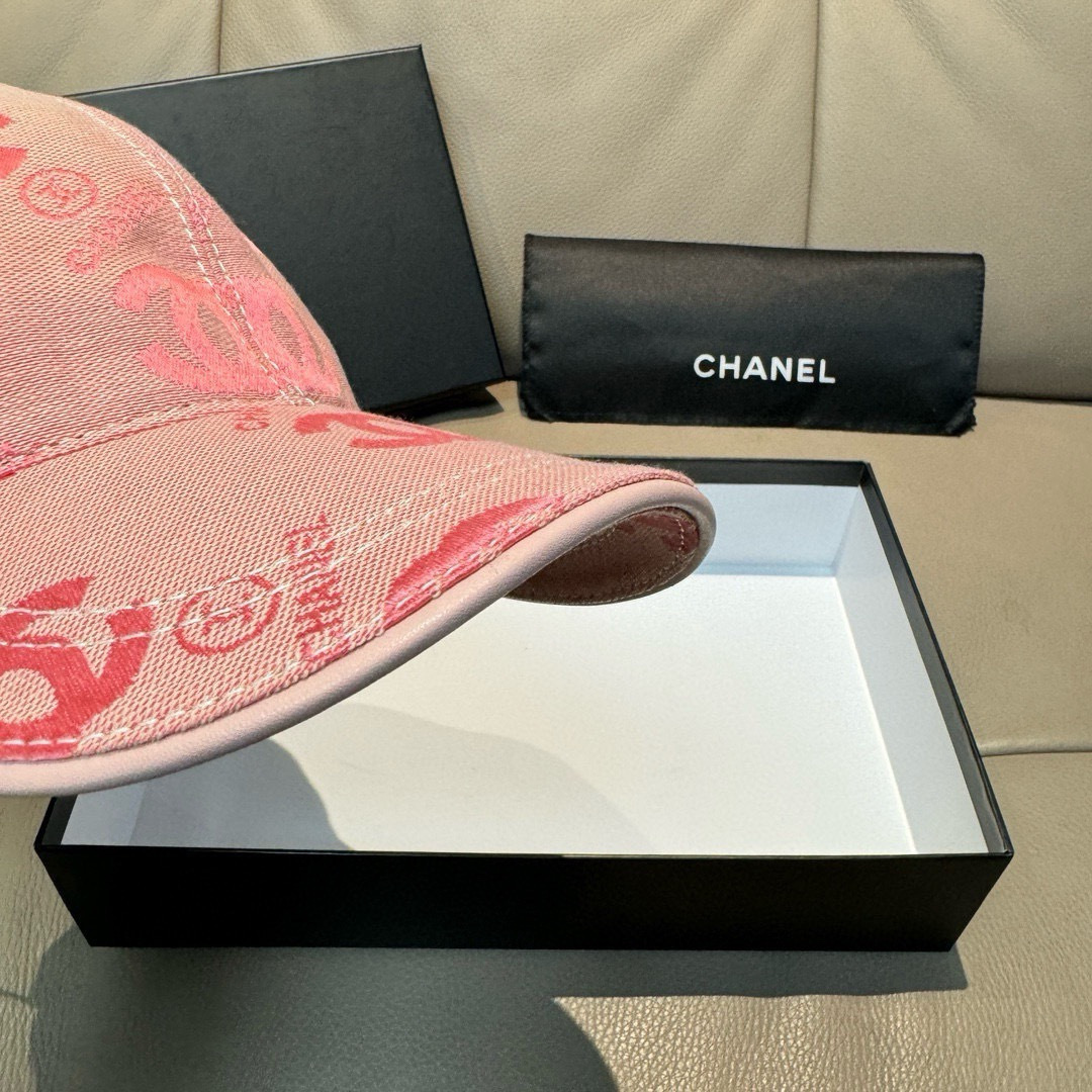 配包装布袋，Chanel(香奈儿)经典原单棒球帽， 经典双C,专柜1:1开模订制，原版帆布料+头层牛皮，