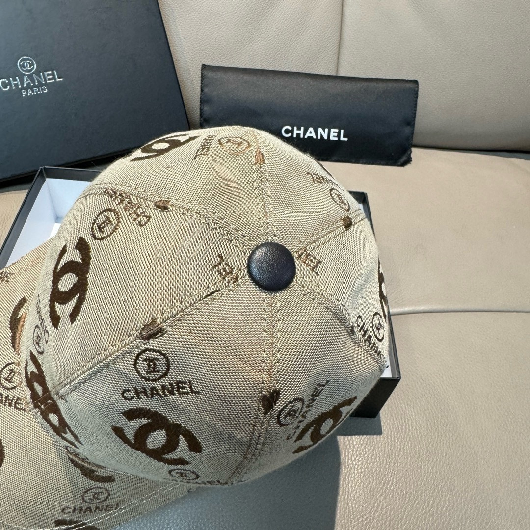 配包装布袋，Chanel(香奈儿)经典原单棒球帽， 经典双C,专柜1:1开模订制，原版帆布料+头层牛皮，