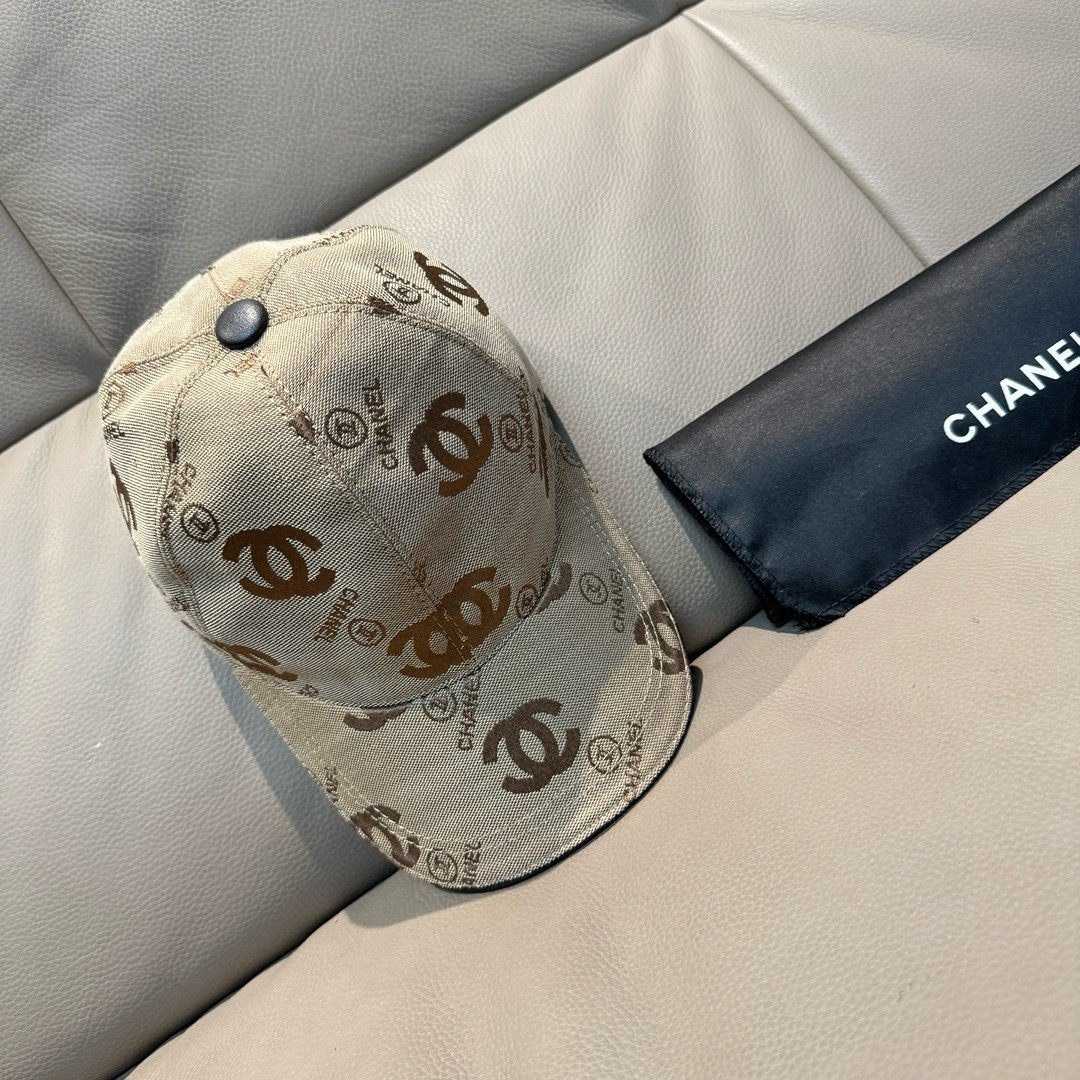 配包装布袋，Chanel(香奈儿)经典原单棒球帽， 经典双C,专柜1:1开模订制，原版帆布料+头层牛皮，