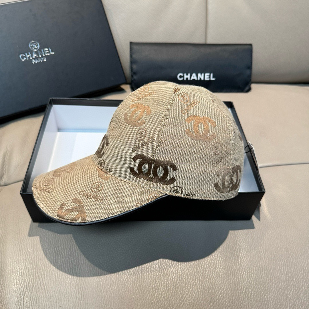 配包装布袋，Chanel(香奈儿)经典原单棒球帽， 经典双C,专柜1:1开模订制，原版帆布料+头层牛皮，