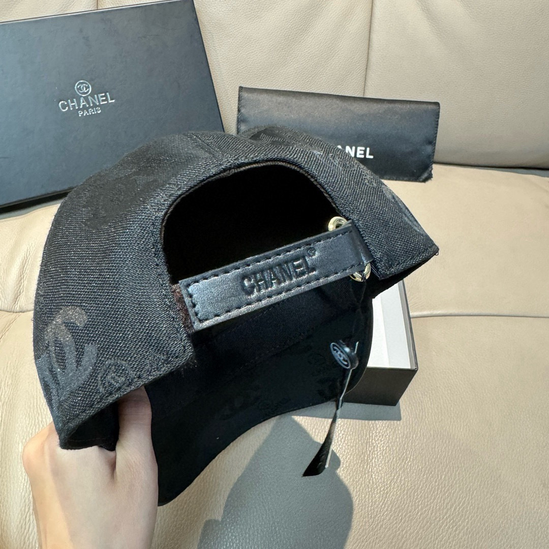 配包装布袋，Chanel(香奈儿)经典原单棒球帽， 经典双C,专柜1:1开模订制，原版帆布料+头层牛皮，
