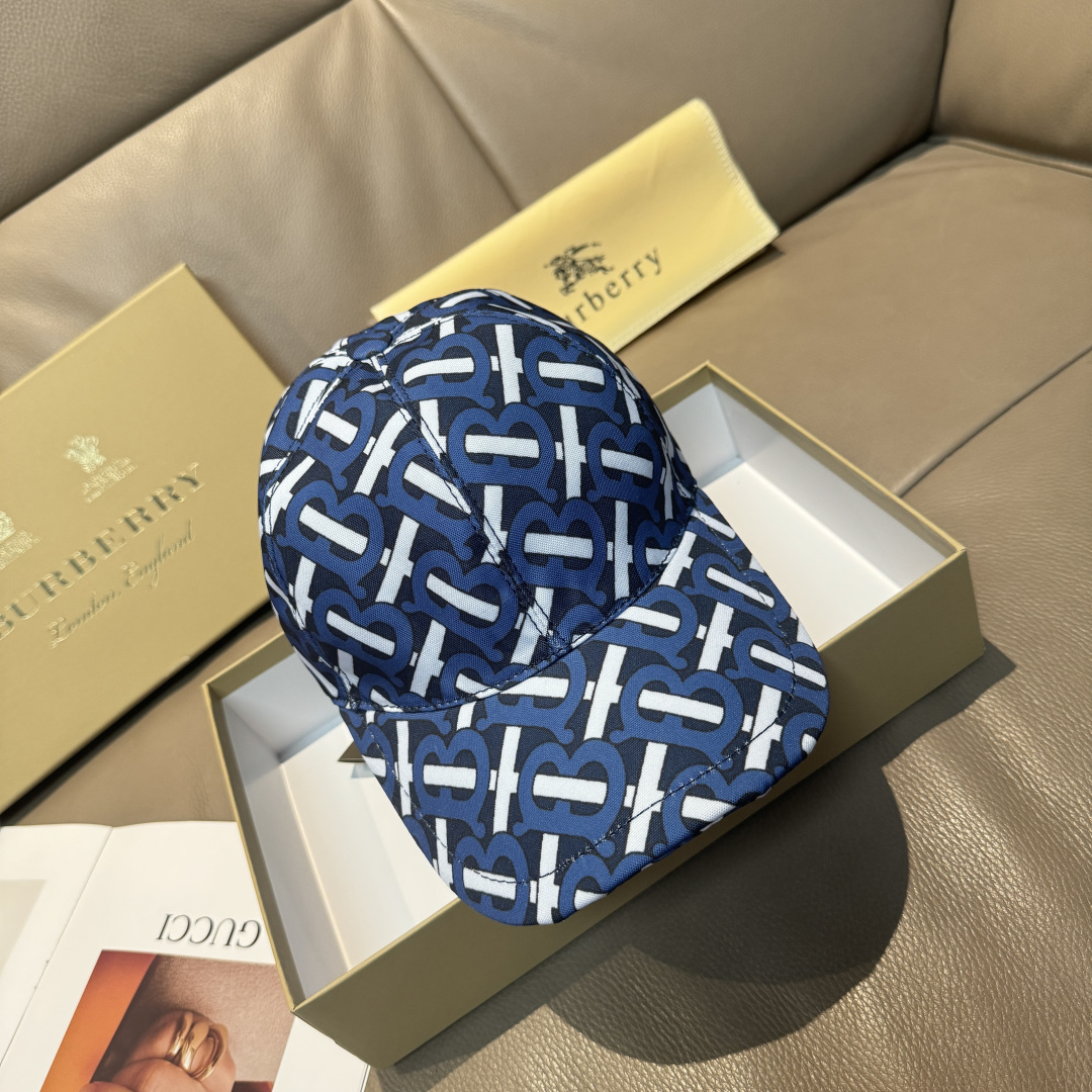 配盒子布袋，Burberry（巴宝莉）最新款棒球帽，正品开模订制，全新TB图纹，原版印花面料，做工细致无