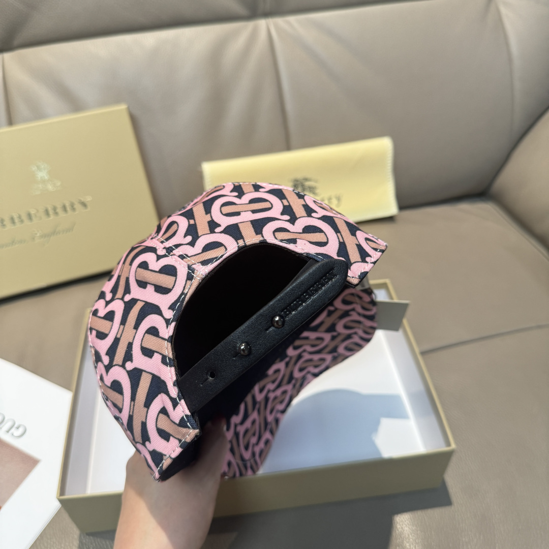 配盒子布袋，Burberry（巴宝莉）最新款棒球帽，正品开模订制，全新TB图纹，原版印花面料，做工细致无