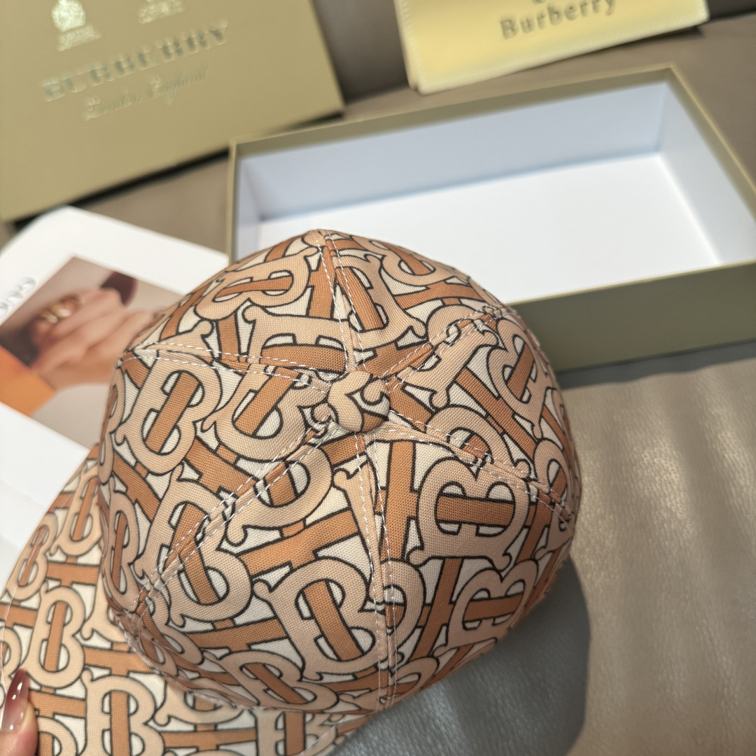配盒子布袋，Burberry（巴宝莉）最新款棒球帽，正品开模订制，全新TB图纹，原版印花面料，做工细致无