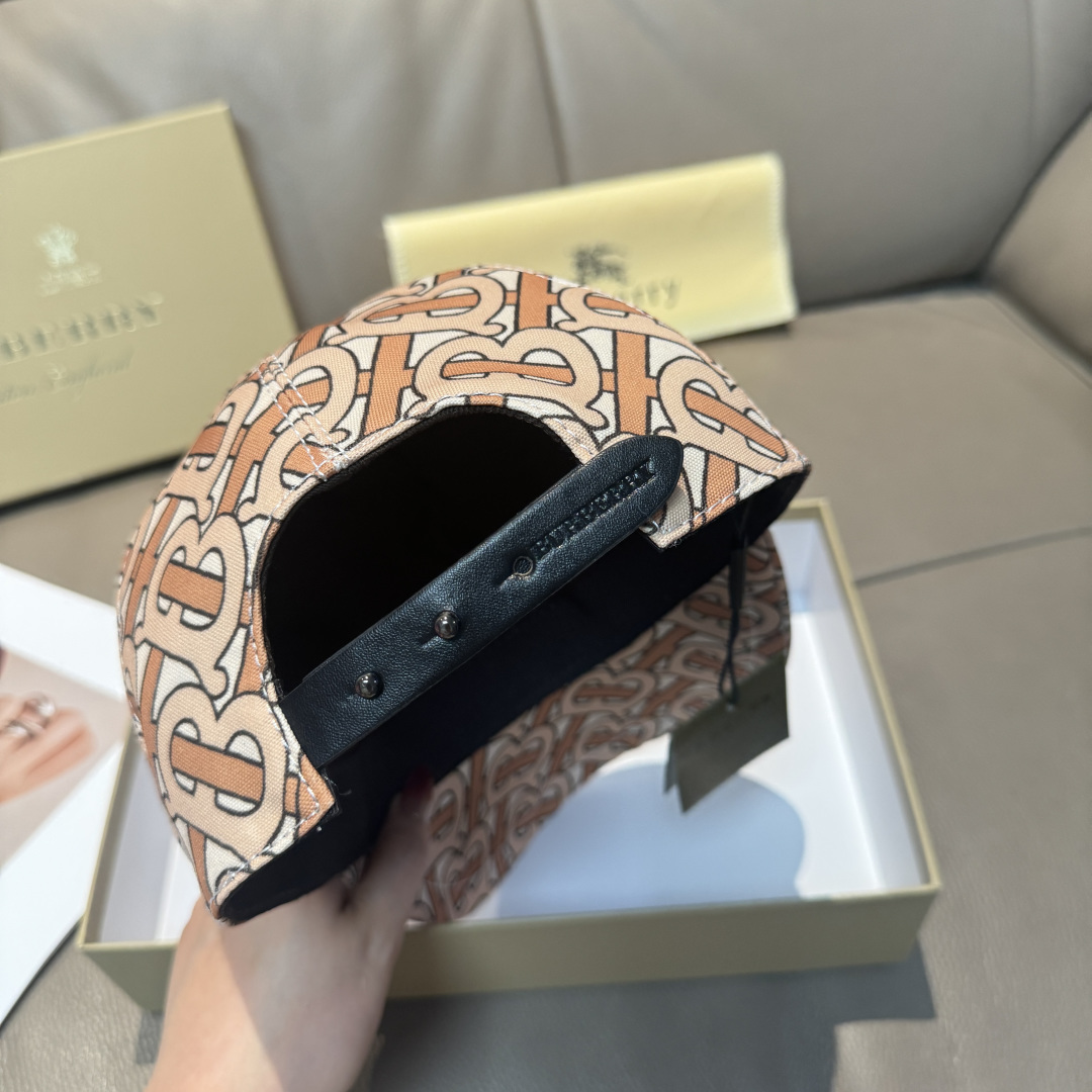 配盒子布袋，Burberry（巴宝莉）最新款棒球帽，正品开模订制，全新TB图纹，原版印花面料，做工细致无